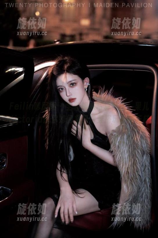 Feilin嗲囡囡 - 全套棉袜写真作品，果儿Victoria教你如何将日常穿搭玩出新花样.txt