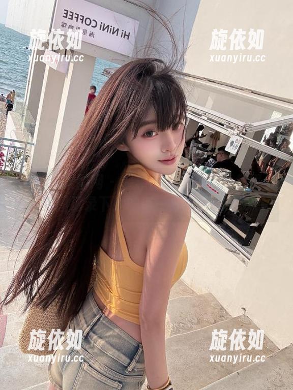 GIRLT果团网 - 裴希西透明写真全集展示：原图记录下她的每一分美好时光.txt