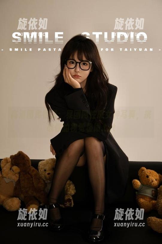 高清图库特辑：果团网性感女神写真，挑战你的视觉极限.txt