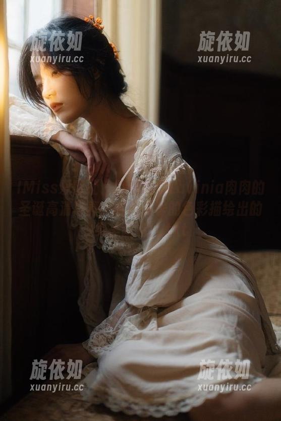 IMiss爱蜜社 - 尽情欣赏Lavinia肉肉的圣诞高清写真：她用冬季的色彩描绘出的绝美画卷！.txt