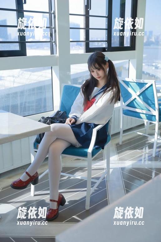 IMiss爱蜜社 - 精选娜大少爷美足图片，展现极致优雅与艺术感.txt
