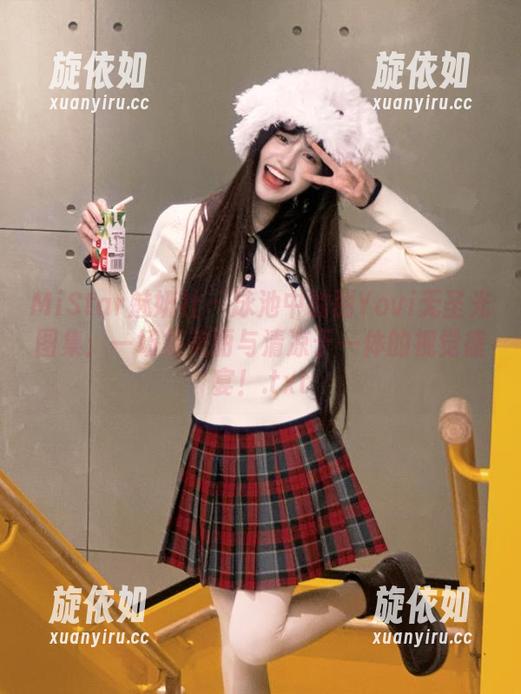 MiStar魅妍社 - 泳池中的丽Yovi无圣光图集：一场集美丽与清凉于一体的视觉盛宴！.txt