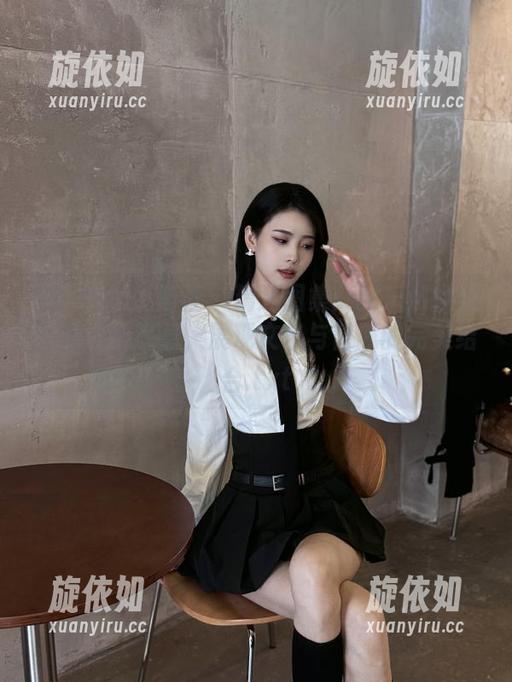 MiStar魅妍社 - 精选图集：黄乐然教室中的清新气息，展现文艺与智慧的完美结合.txt