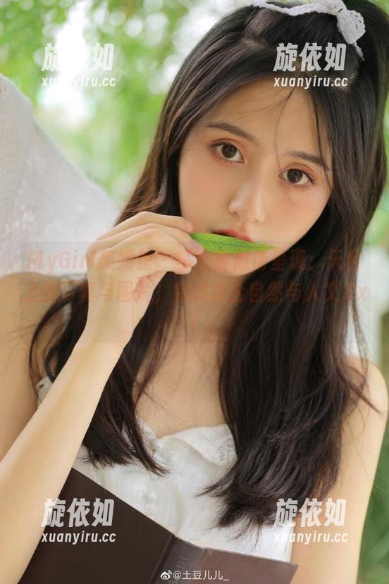 MyGirl美媛馆 - 李七喜倾情呈现：天台上的写真与图片，完美融合自然与人文.txt