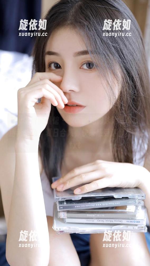 MyGirl美媛馆 - 软软爱吃肉泳池写真：清新水色，夏日合集，快来感受这份柔美.txt