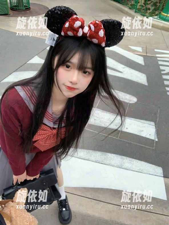 TouTiao头条女神 - 这组杜花花妹妹写真作品集，原图竟然让人忍不住多看几眼！.txt