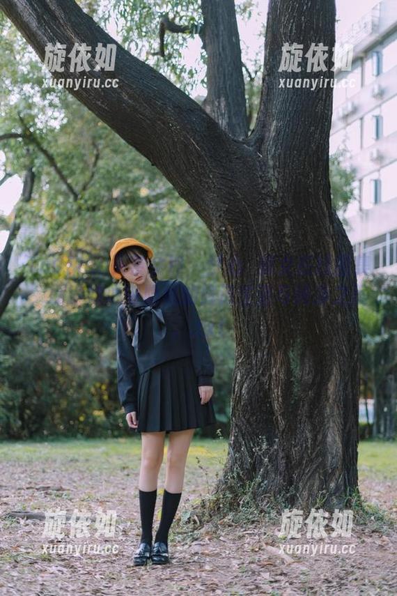 TouTiao头条女神 - 梦心玥修女在线图集，探索她心中隐秘的修道生活与纯净之美。.txt