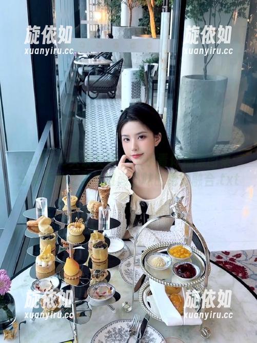 TouTiao头条女神 - 艾小青体操服图集：分享运动之美与时尚品味的绝妙融合.txt