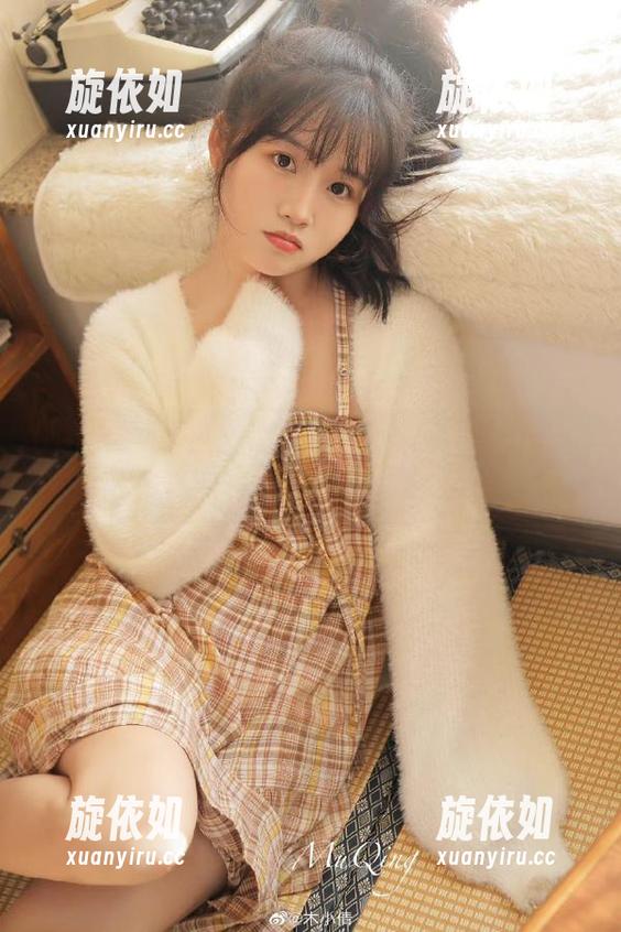 UGirls尤果网 - 乔依琳女孩写真作品合集：感受她自然之美的艺术旅程.txt
