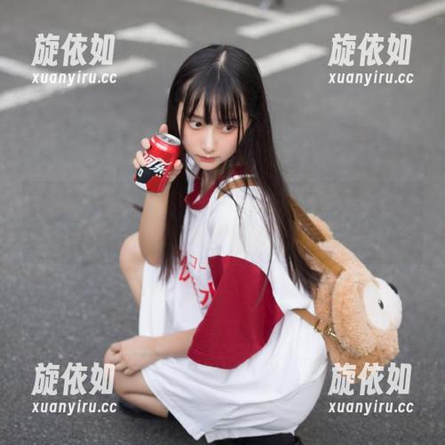 XIAOYU语画界 - 不可错过的最新图册：林乐一展现别样的居家风情.txt