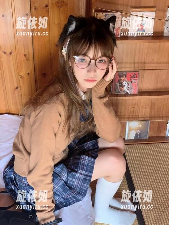 Xiuren秀人网 - 不容错过的奶瓶子内衣写真合集，在线探寻她时尚之路上的精彩瞬间！.txt