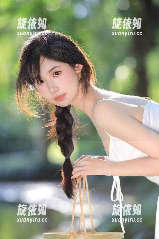 Xiuren秀人网 - 在线追踪娜露selena的泳池比基尼系列作品，清澈泳池里的美丽瞬间！.txt