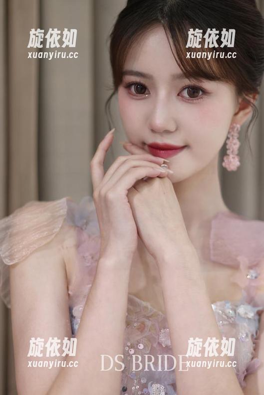 Xiuren秀人网 - 小尤奈校园写真，高清图集为你呈现最真实的校生活.txt