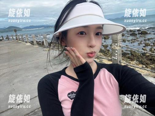 Xiuren秀人网 - 不容错过！小海臀Rena精彩比基尼图包分享，感受她的魅力与自信，绝对让你心动！.txt