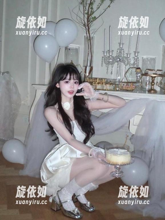 Xiuren秀人网 - 少女心雪雪的裤里丝写真：不一样的无圣光图片细腻呈现.txt
