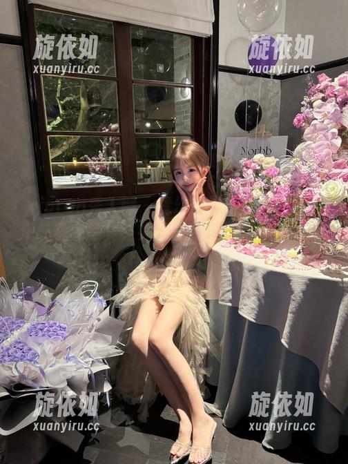 Xiuren秀人网 - 梦幻与现实的结合：王伊纯睡衣写真系列套图传递温暖与魅力.txt