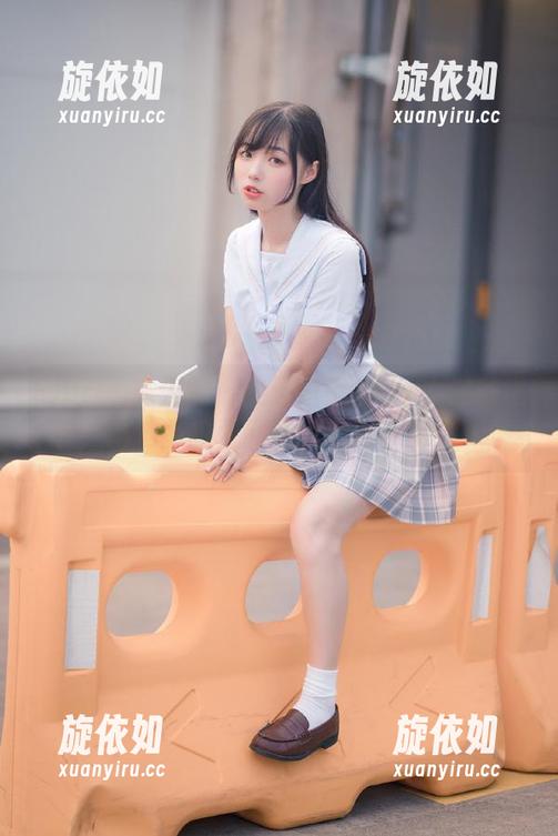 Xiuren秀人网 - 走进白微Sera女孩的世界，精选图包展现她的优雅与灵动.txt
