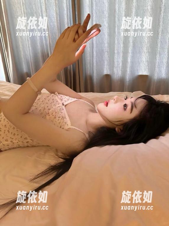 Xiuren秀人网 - 踏入童千艺cara的世界，感受吊带写真图包中的无限风情与风光.txt