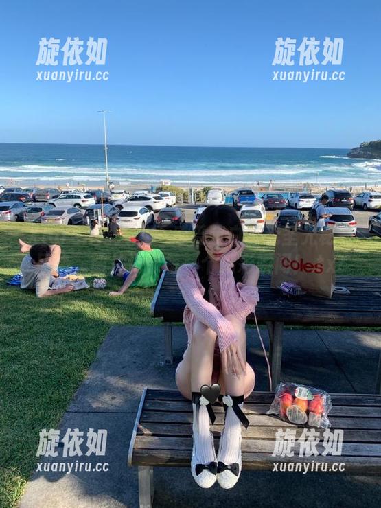Xiuren秀人网 - 感受萌白酱无圣光秘书风格，图片记录每一个精彩瞬间！.txt