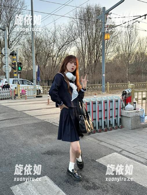 Xiuren秀人网 - 在陈巧蓓isabella的全套裤里丝图包中，发现生活中的小确幸与美好.txt