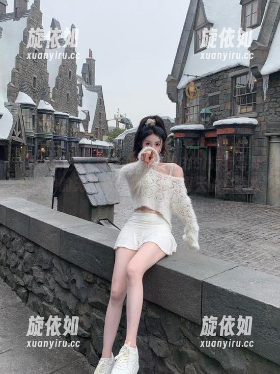 Xiuren秀人网 - 体验黄婧GIGI短裤写真合集中的无圣光魅力，记录夏天的点滴欢愉！.txt