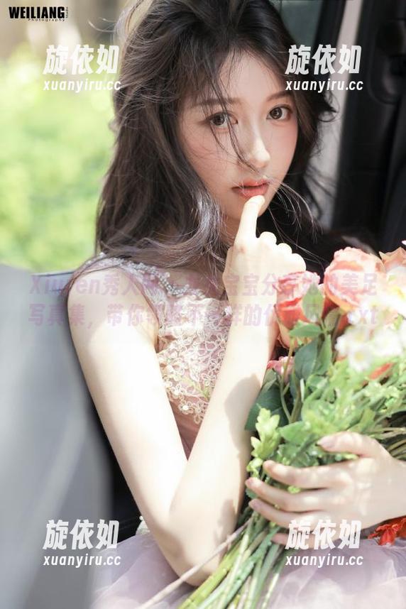 Xiuren秀人网 - 龙女宝宝分享她的美足写真集，带你领略不一样的优雅风情.txt