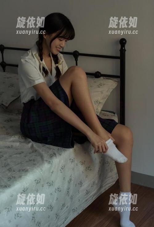 YouMi尤蜜荟 - 下载不柠bling花嫁写真原图，享受唯美画面的无限魅力.txt