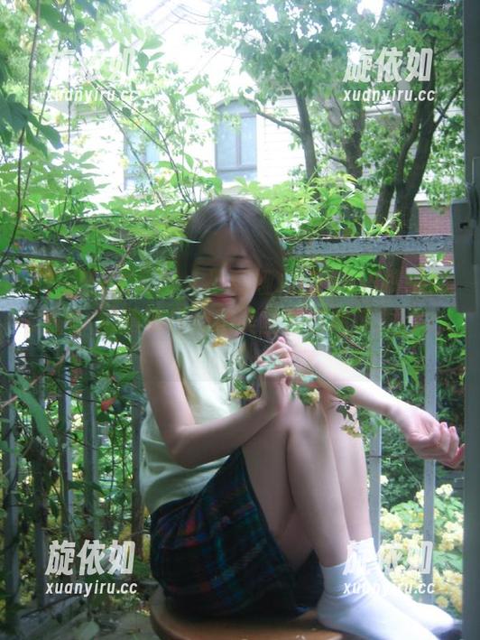 YouMi尤蜜荟 - 严利娅Yuliya短裤摄影之旅：浪漫夏日的精美图片与超清原图.txt
