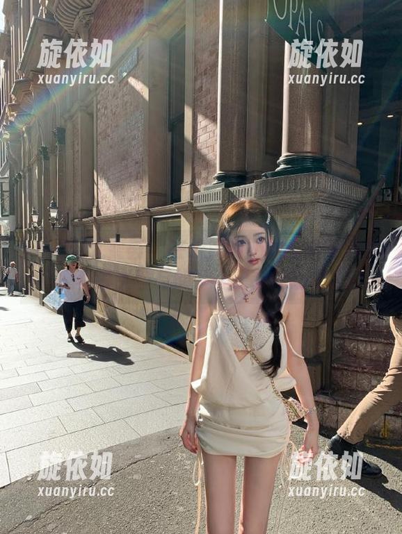 YouMi尤蜜荟 - 在线解锁奶油米女友写真：她们的笑容与故事在记录中绽放.txt