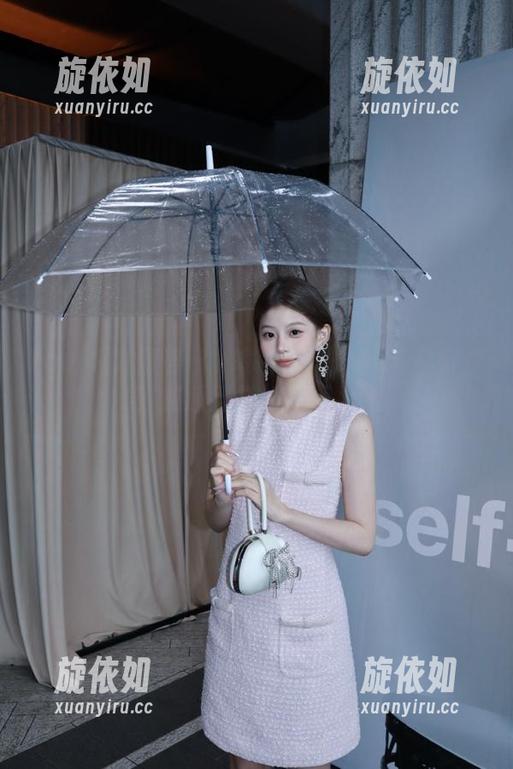 YouMi尤蜜荟-娜露 YouMi尤蜜荟 - 解锁娜露的棉袜写真分享,邂逅别样的温暖.txt