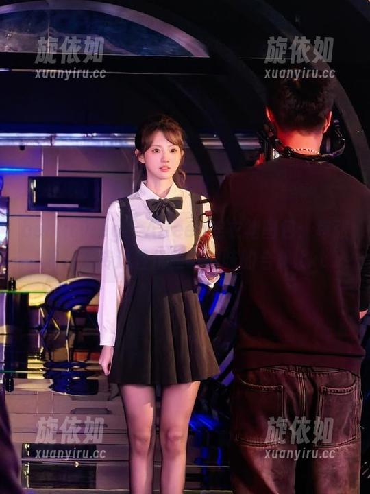 beautyleg - Aileen连衣裙图包：每张照片都传递着优雅与韵味的合集.txt