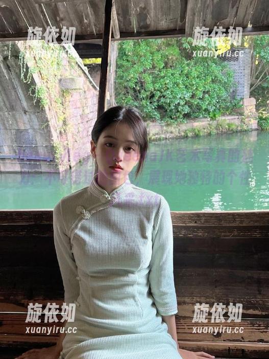 beautyleg - QueenaJK艺术写真的魅力：不可错过的图包，展现她独特的个性风采.txt