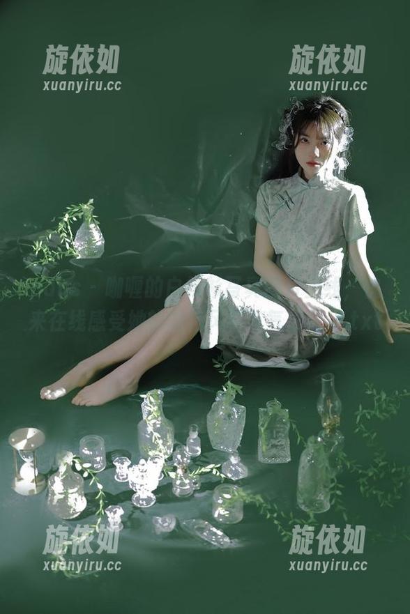 pans - 咖喱的白衬衫写真图片上线，快来在线感受她的独特风格与气质吧！.txt