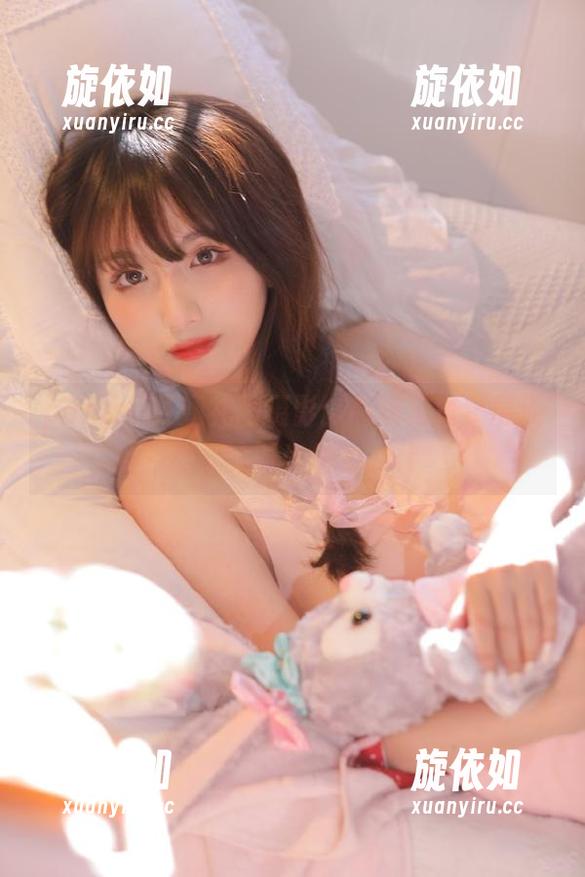 pans - 夏涵礼服摄影：高清写真集展现别样的时尚魅力.txt