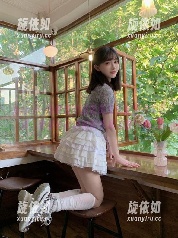 pans - 新颖独特的安妮天台套图再次更新，等你来品味她的艺术之旅！.txt