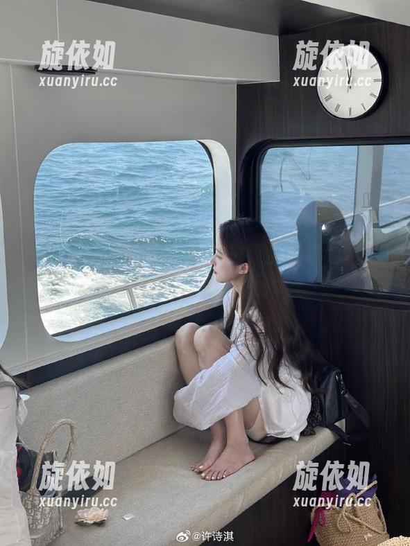 pans - 樱桃御姐带来的免费图集，尽享她的视觉震撼！.txt