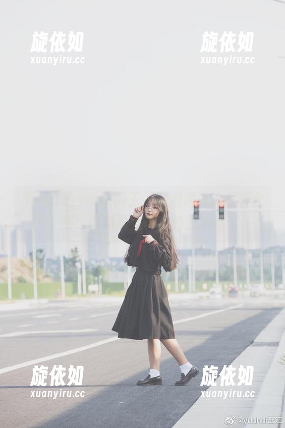 不一样的yuuhui玉汇：湘追夫人写真合集，图集展现真实的我.txt
