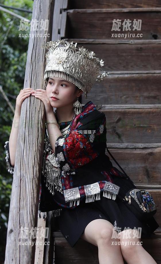 七月喵子独特的私房白丝作品，展现她柔美与力量的完美交融.txt