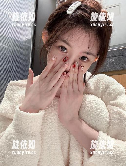 丽柜 - 精选高清图包：探索伊园的皮衣魅力，尽享视觉盛宴！.txt