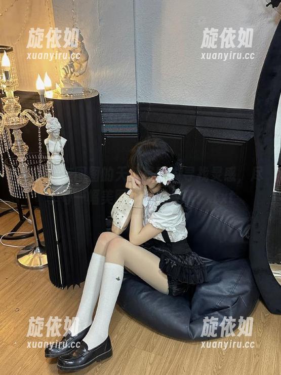 丽柜 - 在图图的天使写真中寻找灵感，尽享每一幅美图背后的故事！.txt
