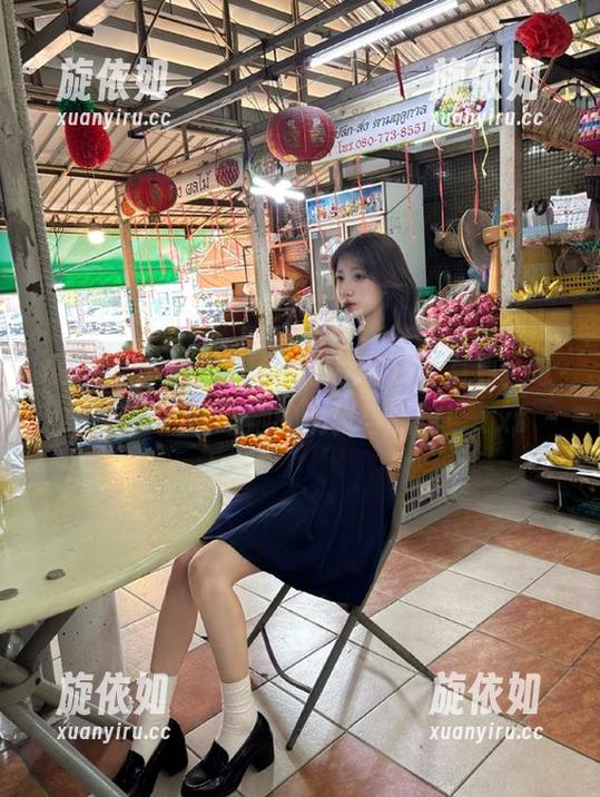 丽柜 - 快来在线欣赏悠悠的皮衣写真，让我们一起领略她的优雅与酷炫！.txt