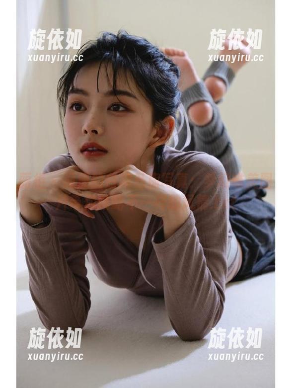 丽柜 - 潼潼的白裙私房写真：梦幻唯美图片带你领略不一样的风情.txt