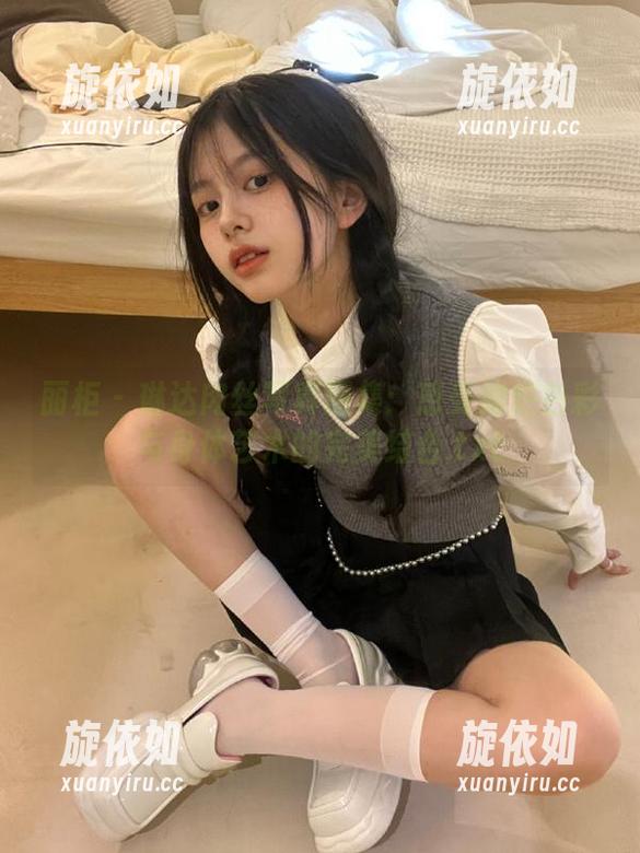 丽柜 - 琳达肉丝写真图集：感受绚烂色彩与身体艺术的完美结合.txt