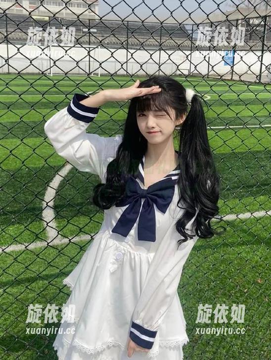 丽柜 - 高清美图中的甜甜礼服，带你领略精致时尚与梦幻风情.txt