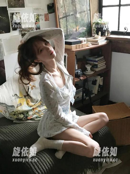 丽柜 - 水手服私拍图集：蕊蕊的青春时光，尽在这一系列的瞬间！.txt