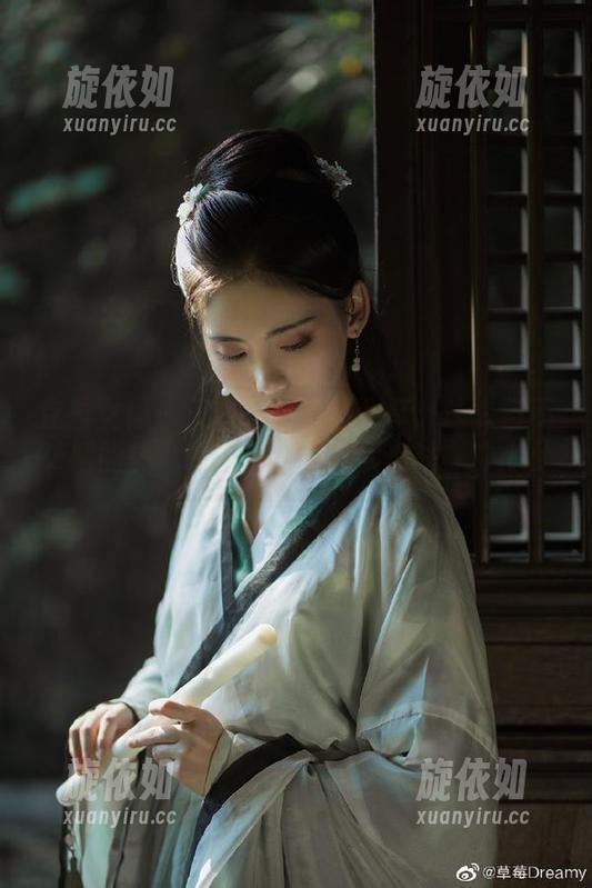 克拉女神 - 王睿透明套图分享：让人目不转睛的美，简直是视觉的“魔法”！.txt