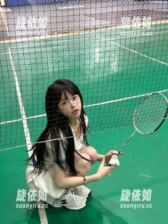 克拉女神 - 走进颖儿的校园：10组图包作品带你领略青春的魅力.txt