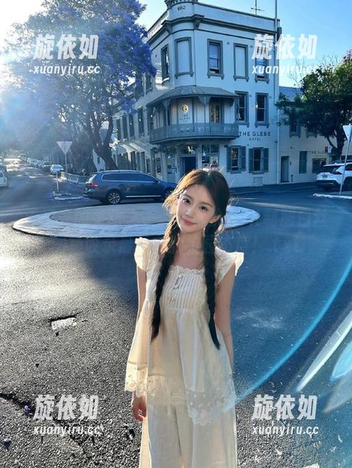 无圣光的灵动之美：兔玩映画JK制服白丝图集收录最真实的校园态度！.txt