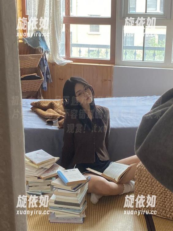 初夏女神 - 吊带魅力再升级！依依全新图片更新，绝对不容错过的写真作品，快来观赏！.txt