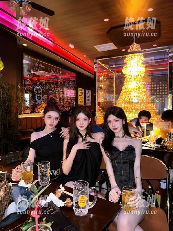高清写真集推荐：喵糖映画小天鹅女仆与梦幻礼服的时尚设计.txt